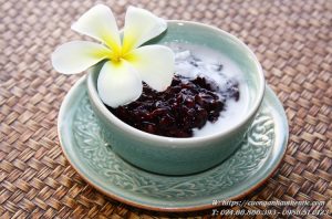 sữa chua nếp cẩm